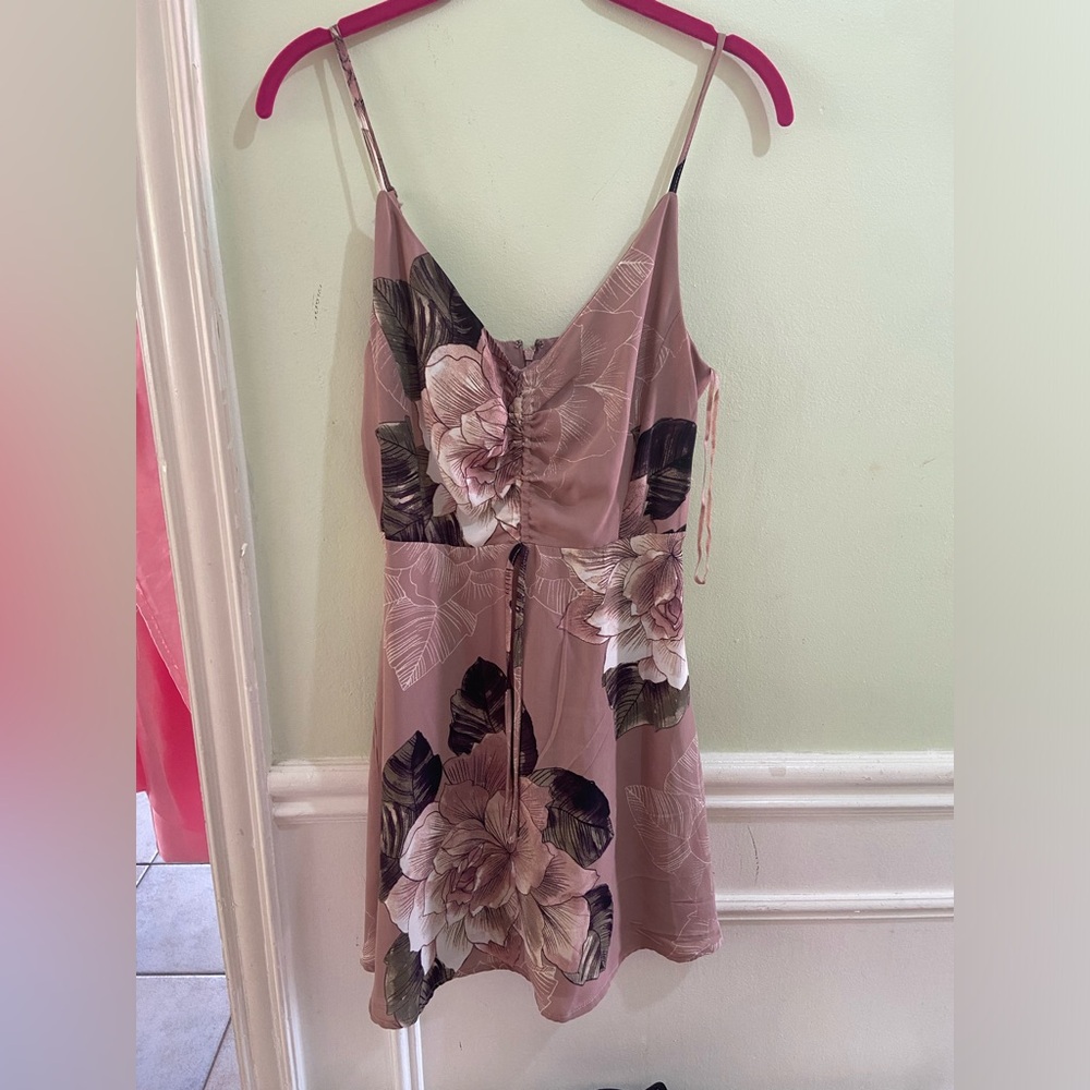 5/$30 Dynamite floral dress ☺️